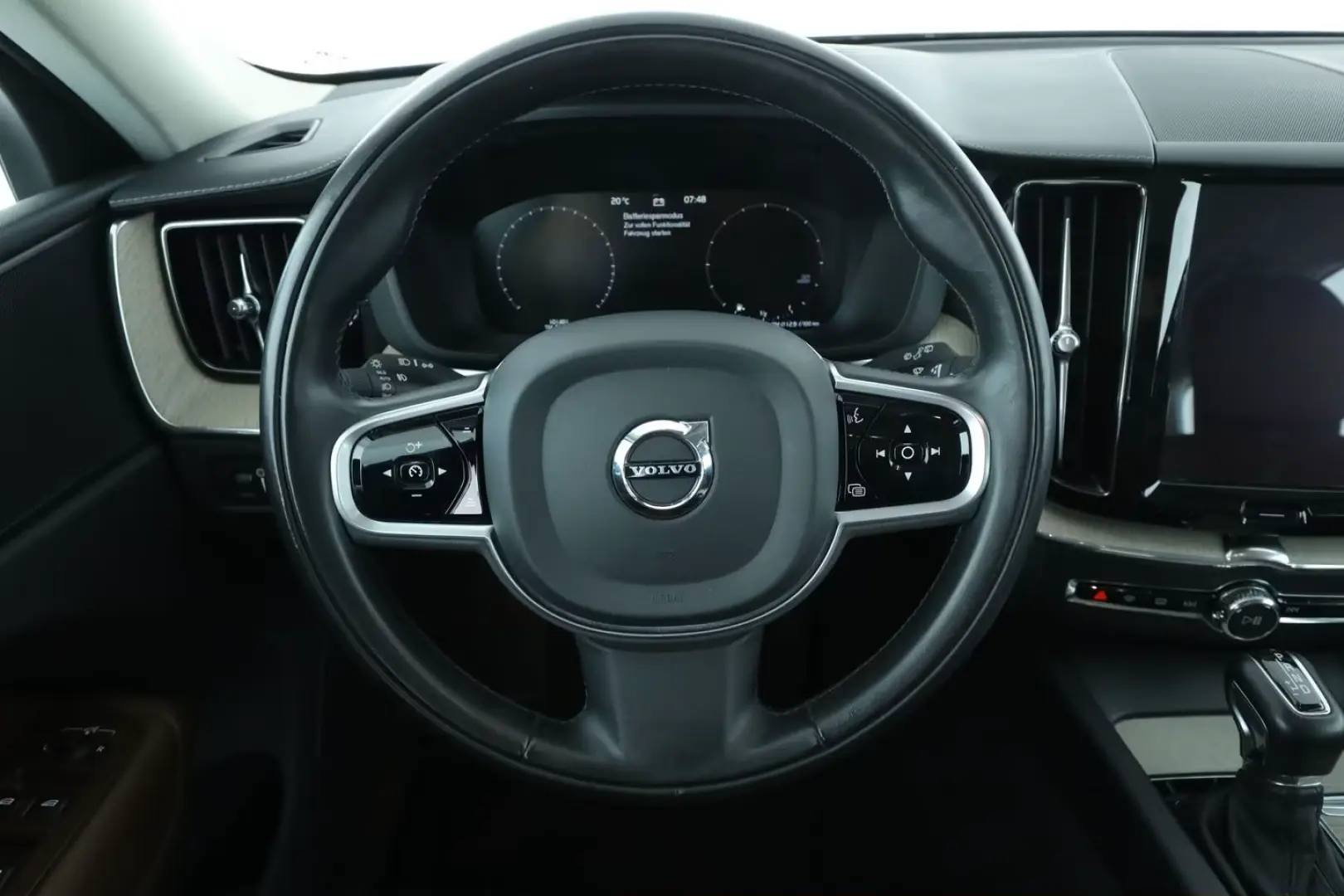 Volvo XC60 2.0 D4 2WD Aut.*HEAD-UP*NAVI*