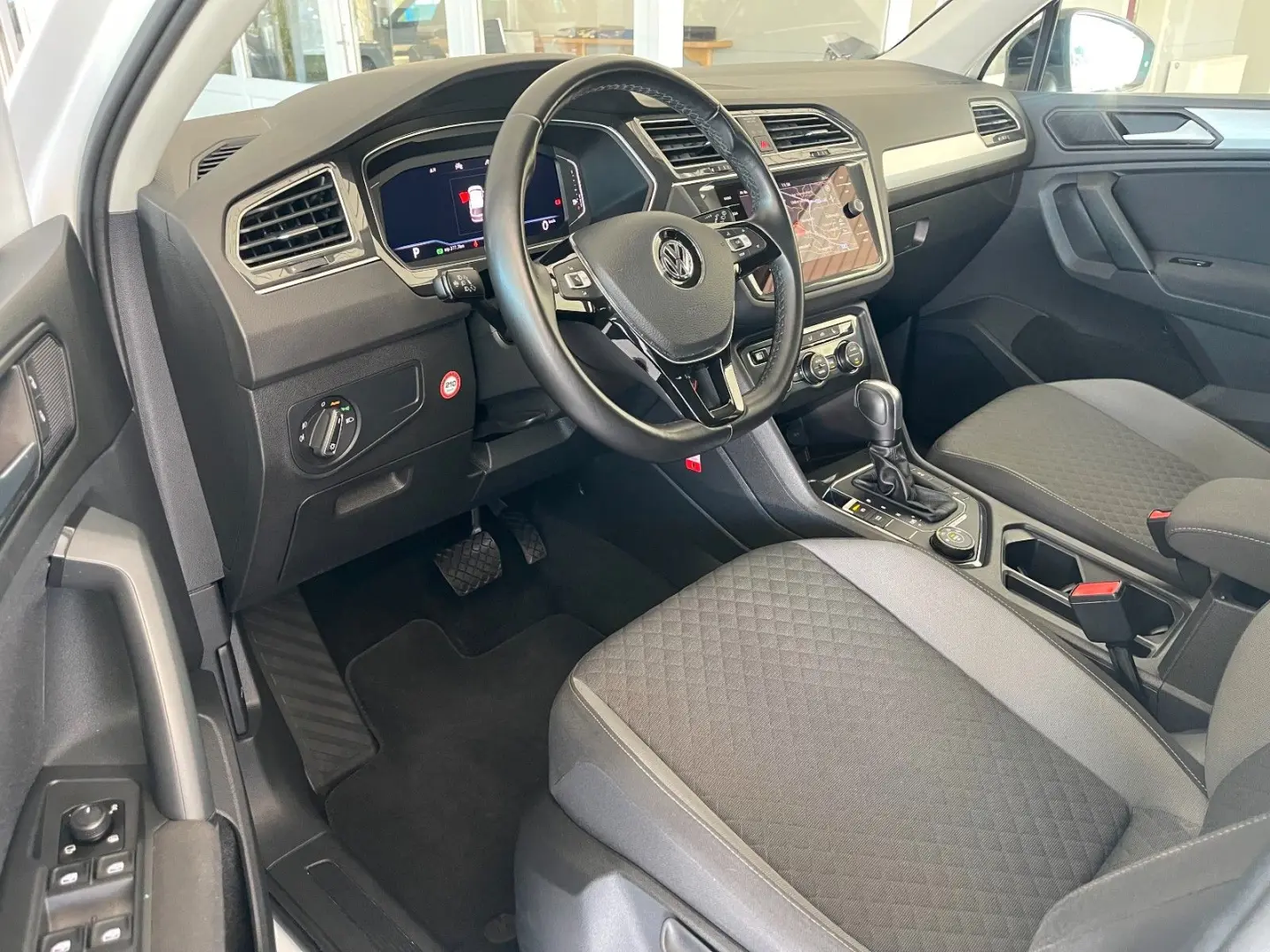Tiguan Comfortline4Motion*LED*AHK*R-Line*LaneAss