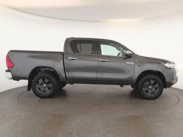Hilux Double Cab 2.8 4x4 Comfort Nav ACC Kam AHK