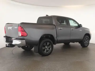 Hilux Double Cab 2.8 4x4 Comfort Nav ACC Kam AHK