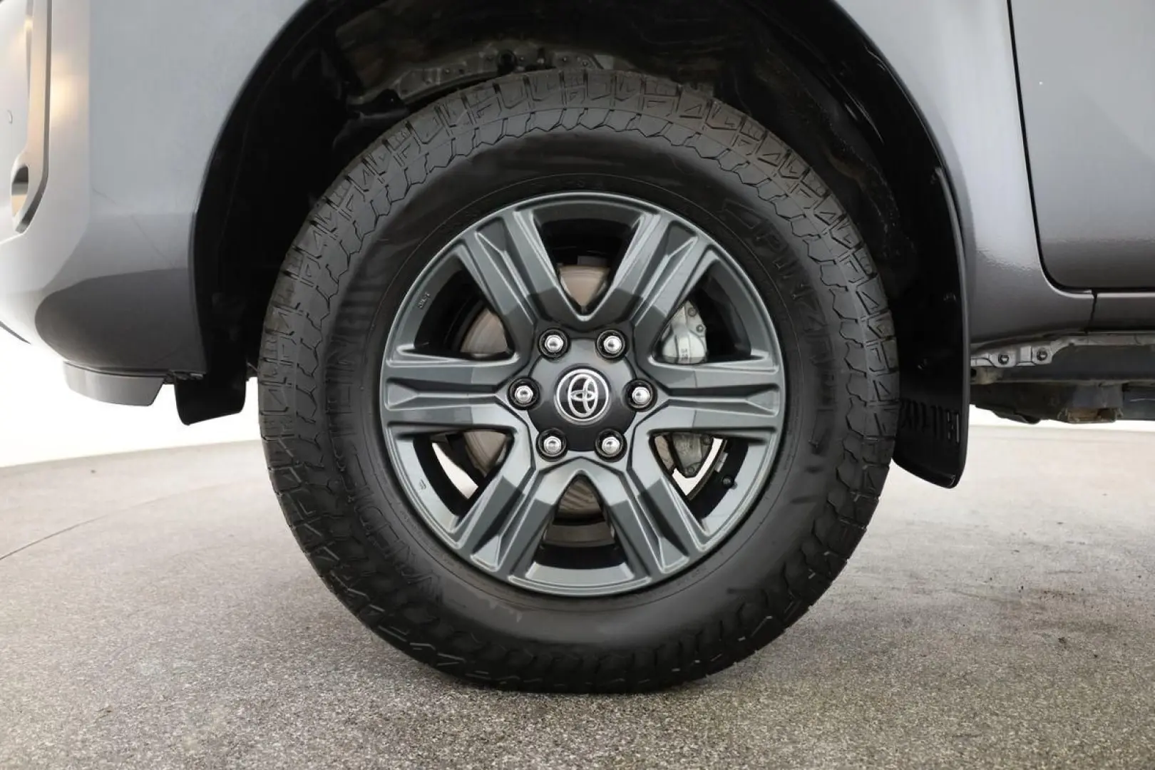 Hilux Double Cab 2.8 4x4 Comfort Nav ACC Kam AHK
