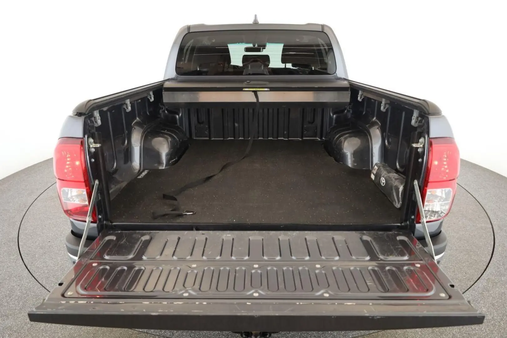 Hilux Double Cab 2.8 4x4 Comfort Nav ACC Kam AHK