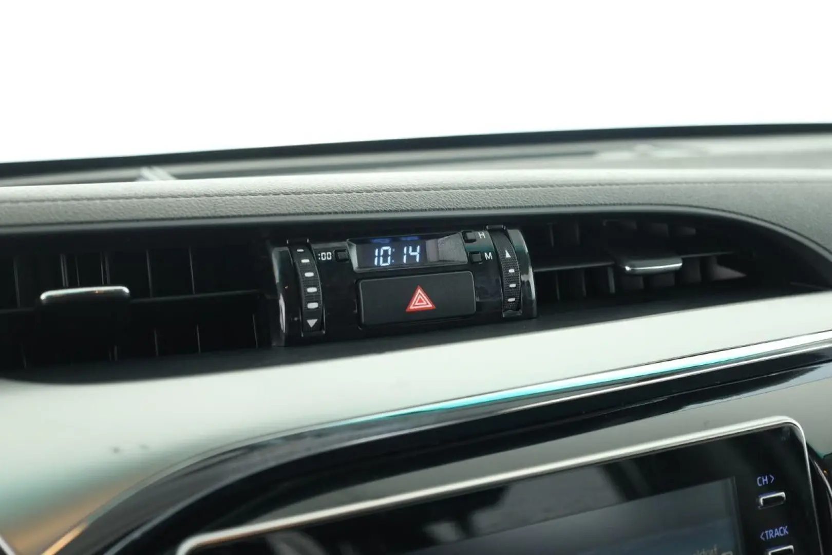 Hilux Double Cab 2.8 4x4 Comfort Nav ACC Kam AHK