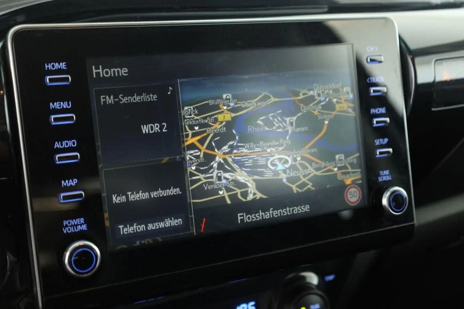 Hilux Double Cab 2.8 4x4 Comfort Nav ACC Kam AHK