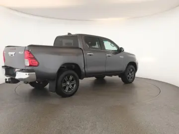 Hilux Double Cab 2.8 4x4 Comfort Nav ACC Kam AHK
