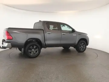 Hilux Double Cab 2.8 4x4 Comfort Nav ACC Kam AHK