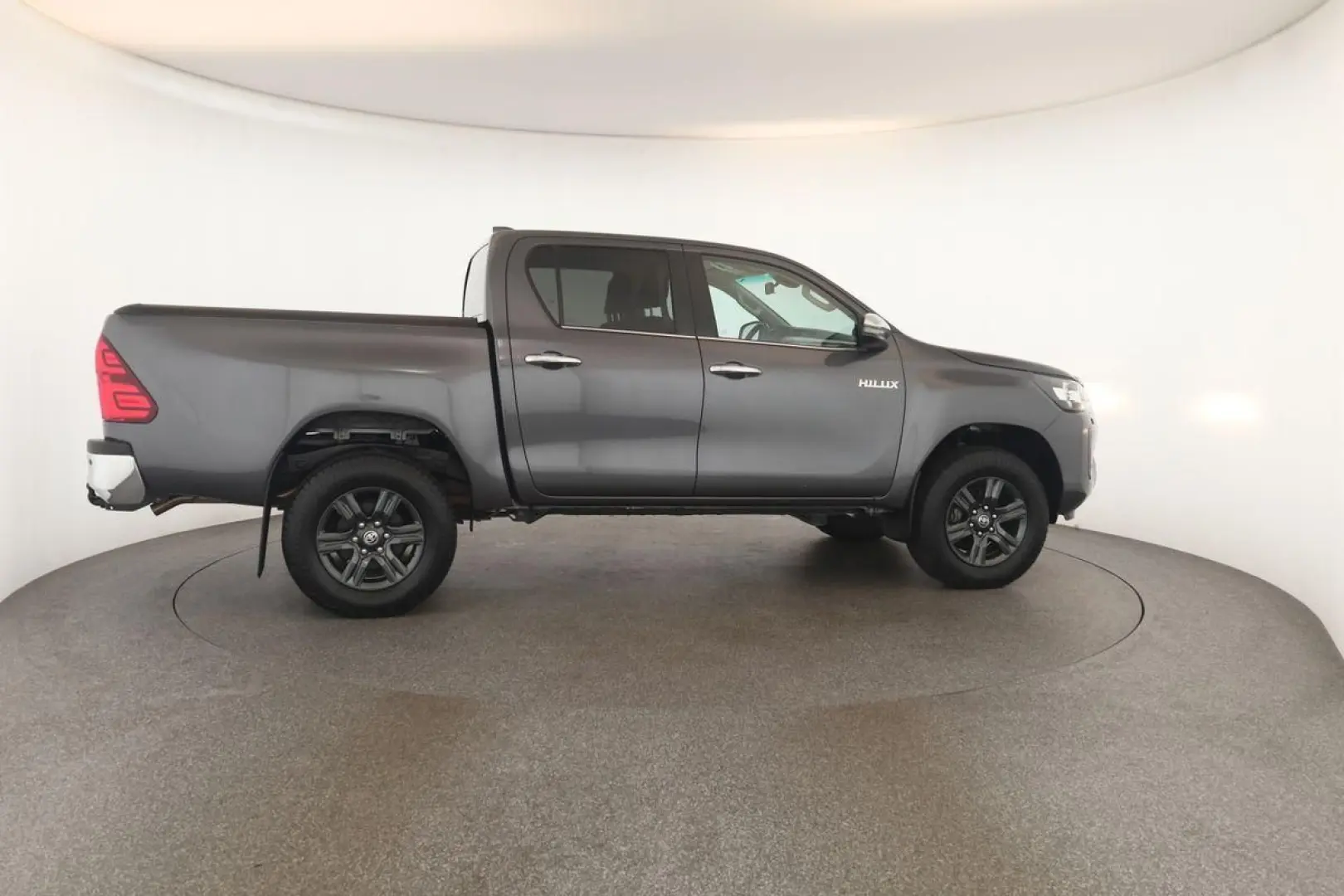 Hilux Double Cab 2.8 4x4 Comfort Nav ACC Kam AHK