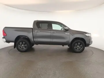 Hilux Double Cab 2.8 4x4 Comfort Nav ACC Kam AHK