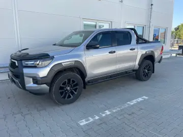 Hilux DK Invincible 4WD 2 8 D-4D Aut.