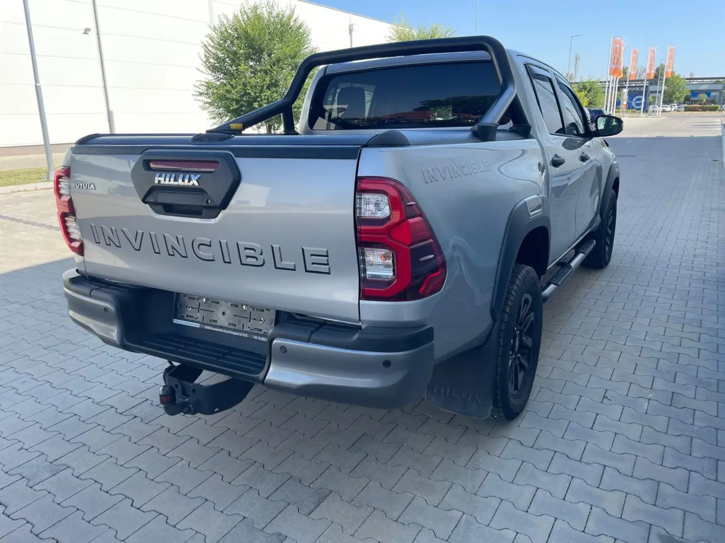 Hilux DK Invincible 4WD 2,8 D-4D Aut.