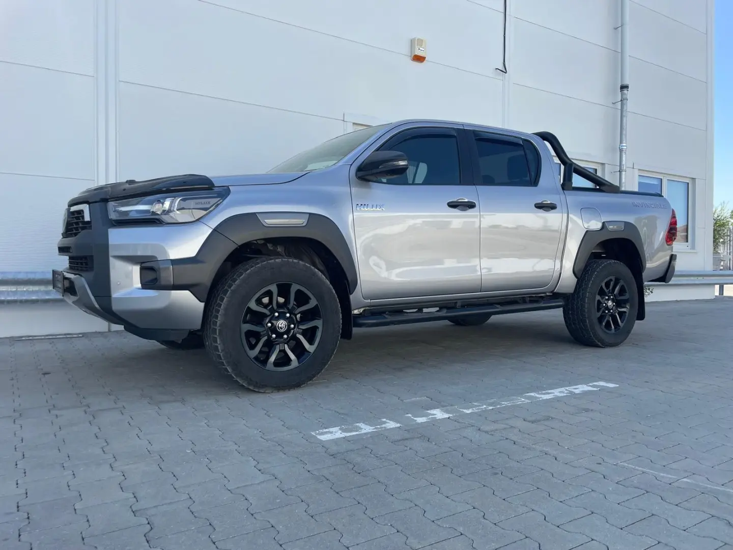 Hilux DK Invincible 4WD 2,8 D-4D Aut.