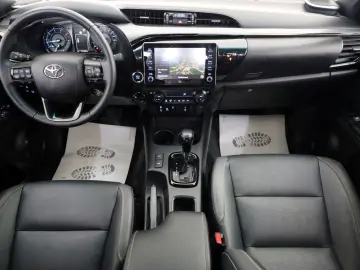 Hilux 2.8 D-4D Invincible,DOKA,Leder,ACC,Kamera
