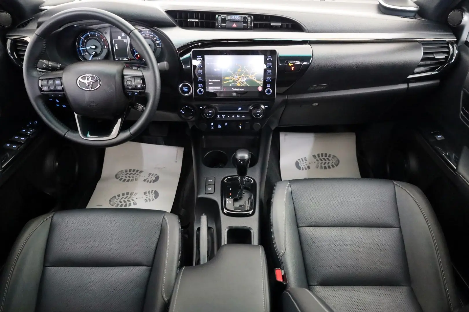 Hilux 2.8 D-4D Invincible,DOKA,Leder,ACC,Kamera