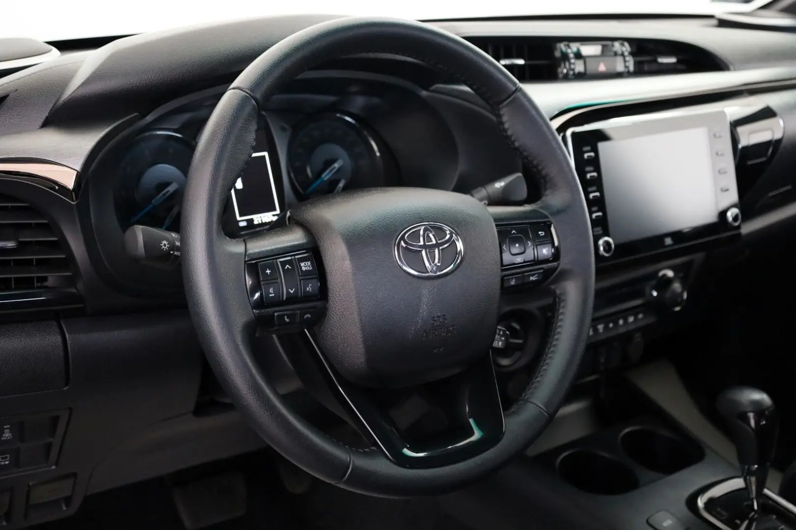 Hilux 2.8 D-4D Invincible,DOKA,Leder,ACC,Kamera