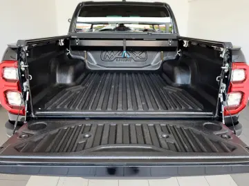 Hilux 2.8 D-4D Invincible,DOKA,Leder,ACC,Kamera