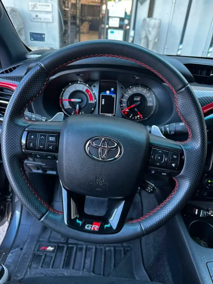 Hilux GR SPORT