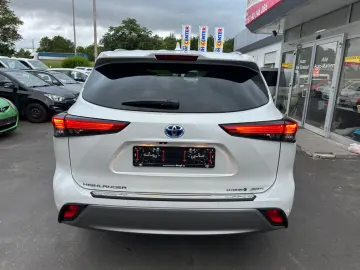 Highlander Hybrid Luxury VOLL