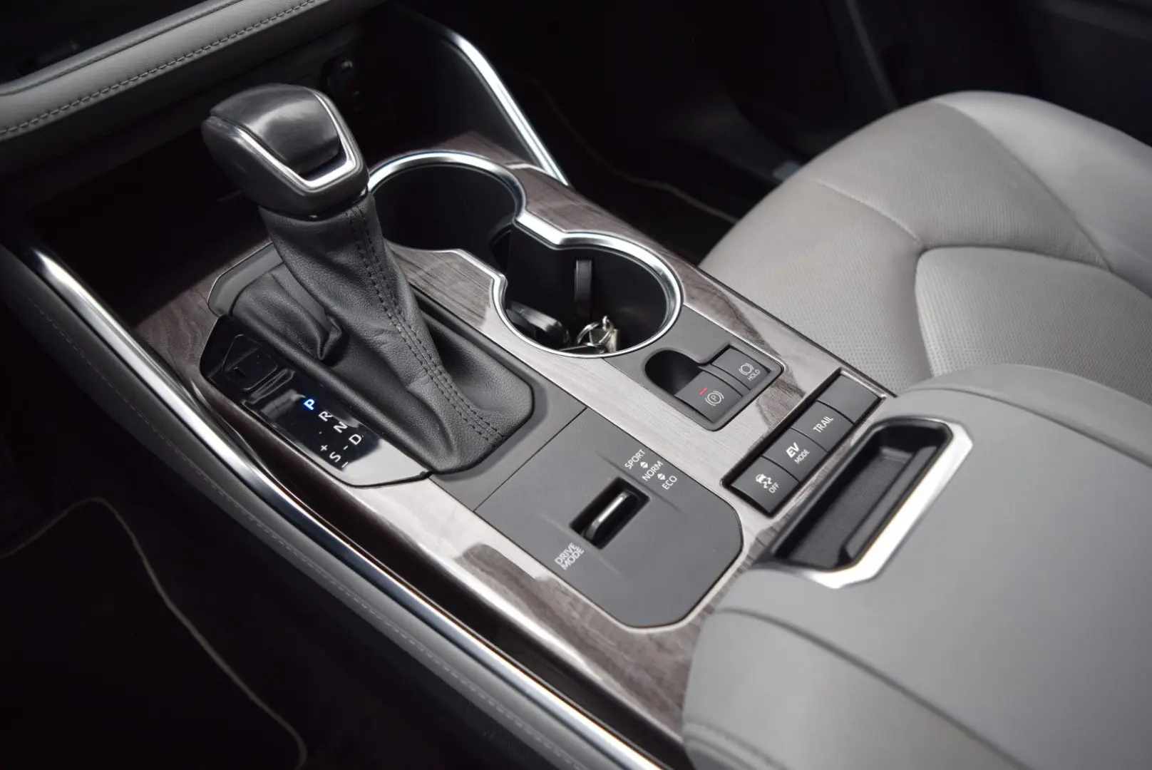Highlander 2.5-l Hybrid Executive