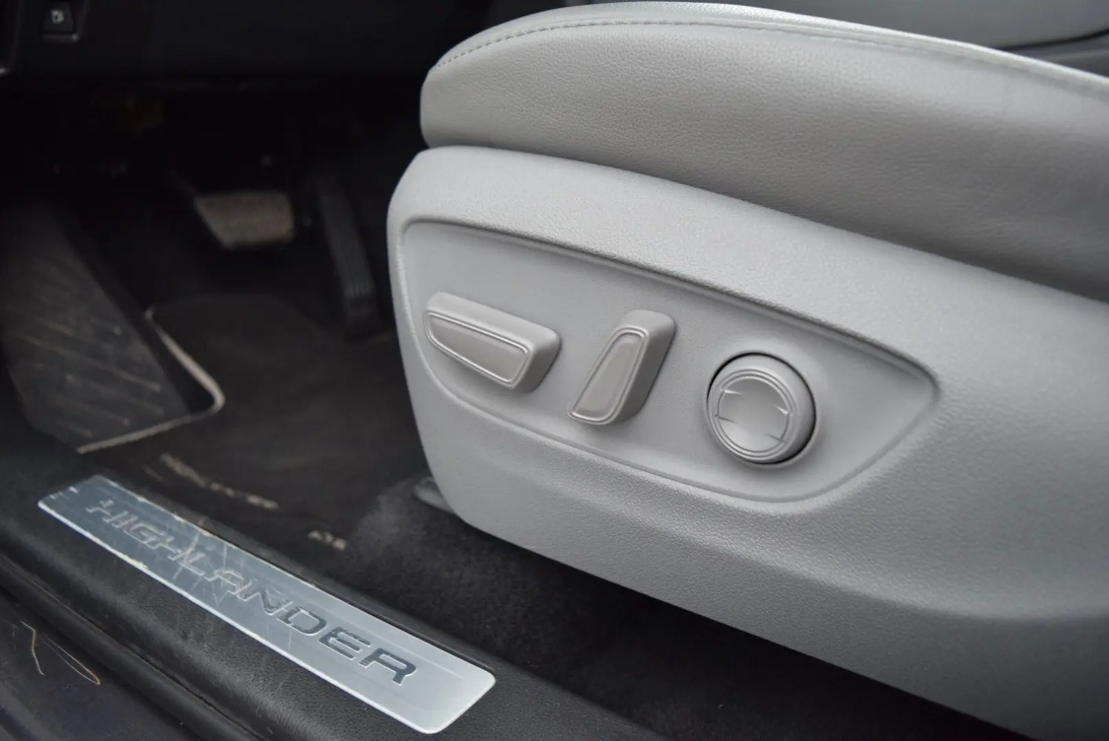 Highlander 2.5-l Hybrid Executive