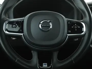 Volvo XC60 2.0 T4 R Design 2WD*NAVI*TEMPO*