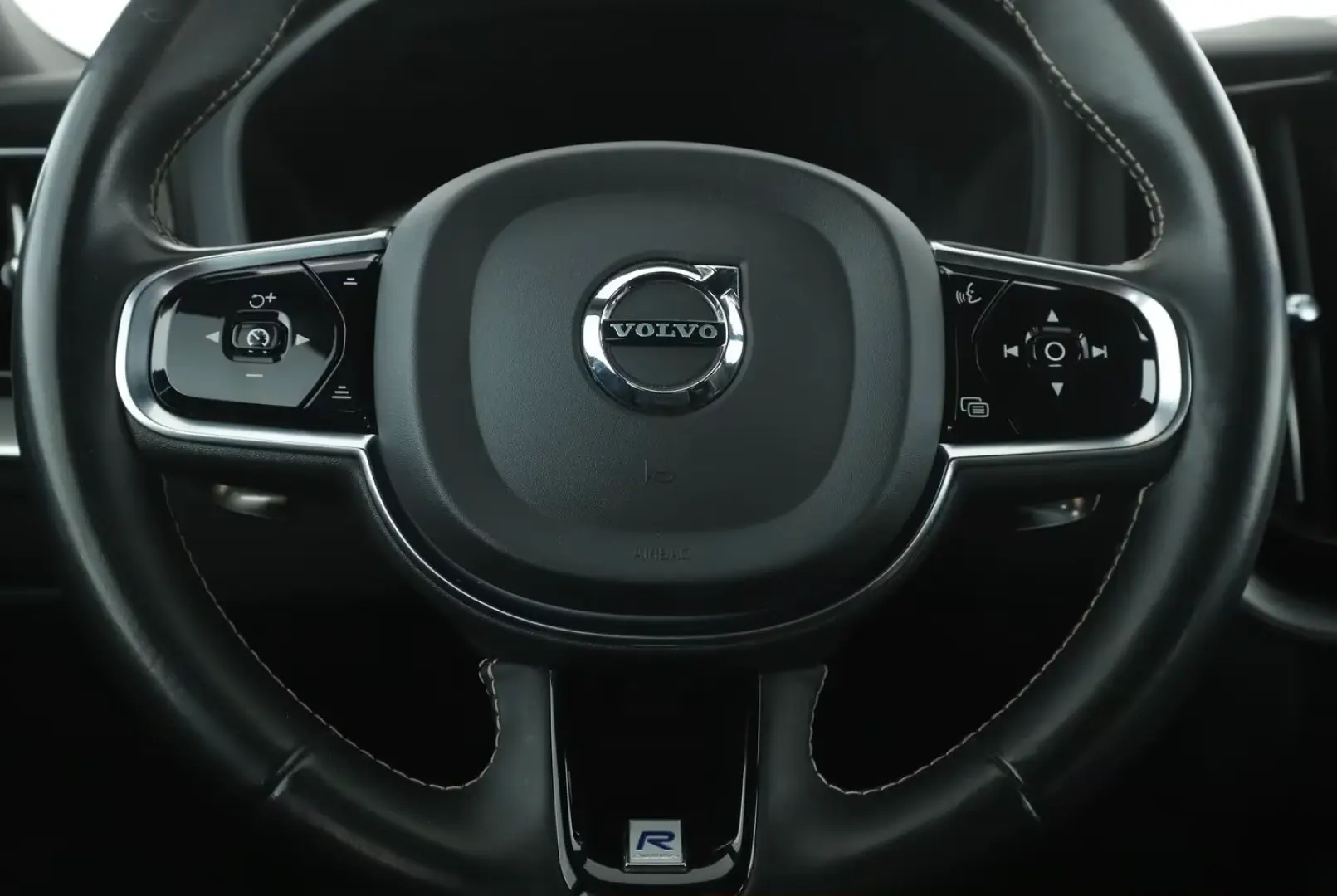 Volvo XC60 2.0 T4 R Design 2WD*NAVI*TEMPO*