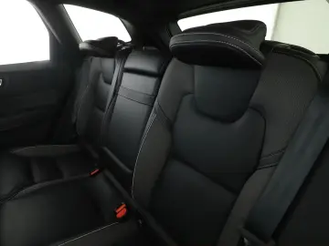 Volvo XC60 2.0 T4 R Design 2WD*NAVI*TEMPO*