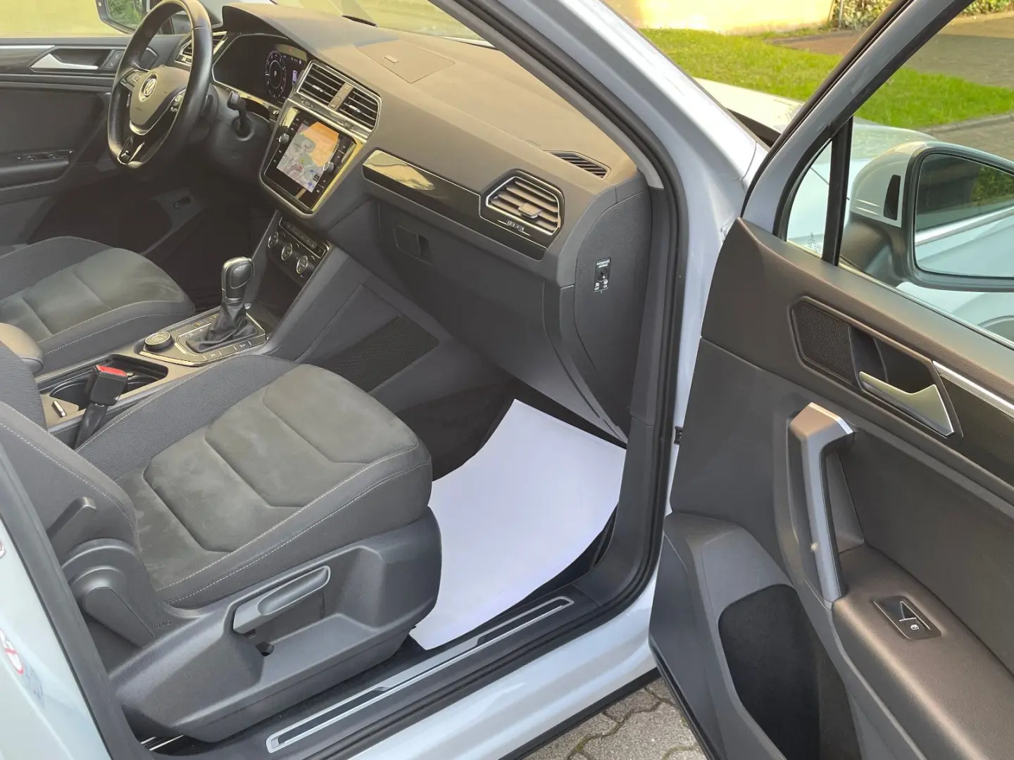 Tiguan 2.0 TSI 4M Highline*AHK*HUD*R-Line*20zoll