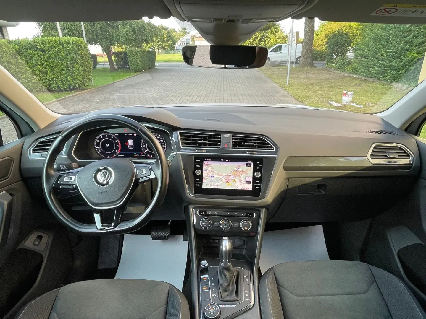 Tiguan 2.0 TSI 4M Highline*AHK*HUD*R-Line*20zoll