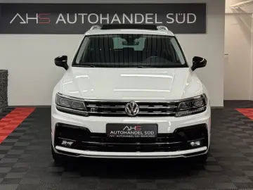 Tiguan R-LINE*PANORAMA*D.TACHO*AHK*