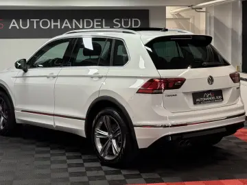 Tiguan R-LINE*PANORAMA*D.TACHO*AHK*