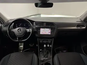 Tiguan R-LINE*PANORAMA*D.TACHO*AHK*