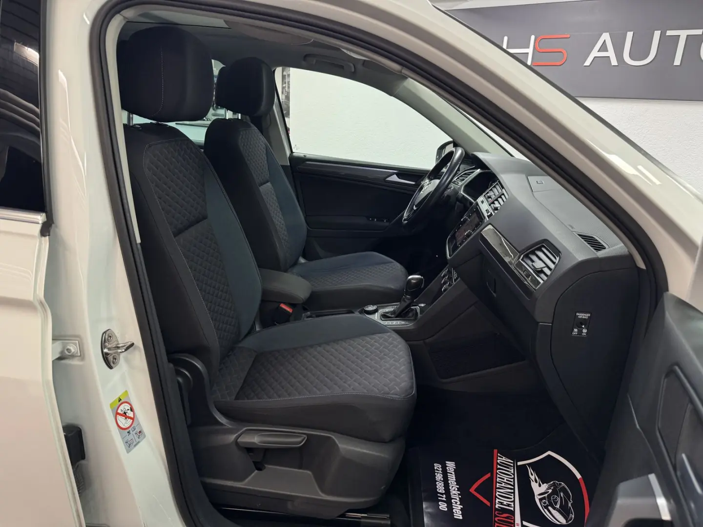 Tiguan R-LINE*PANORAMA*D.TACHO*AHK*