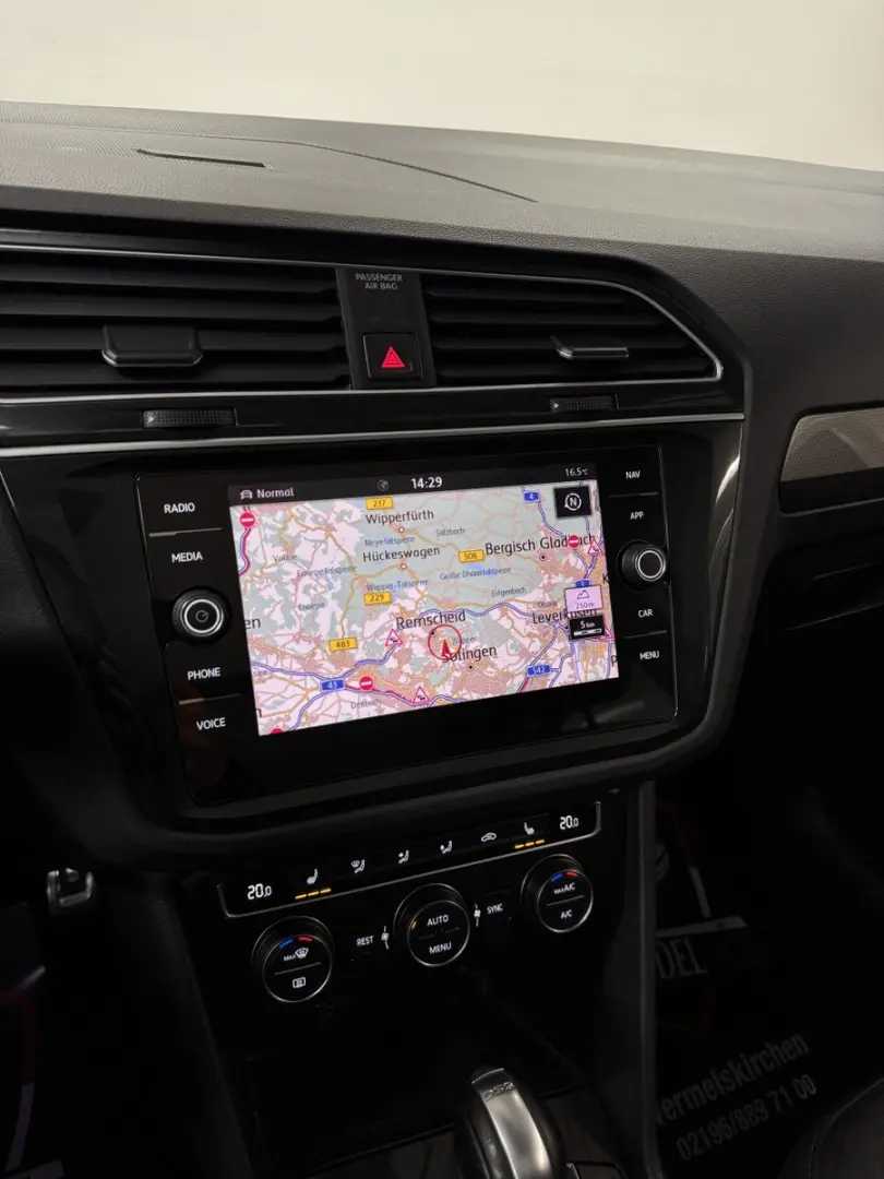 Tiguan R-LINE*PANORAMA*D.TACHO*AHK*