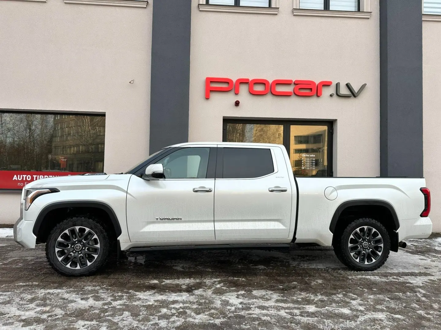 Tundra Crew Max Limited Hybrid Extra Lange