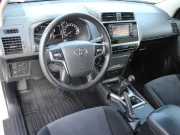 Land Cruiser 2,8 3-türig Klima*AHK*DAB