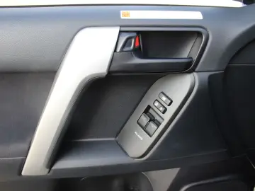 Land Cruiser 2,8 3-türig Klima*AHK*DAB