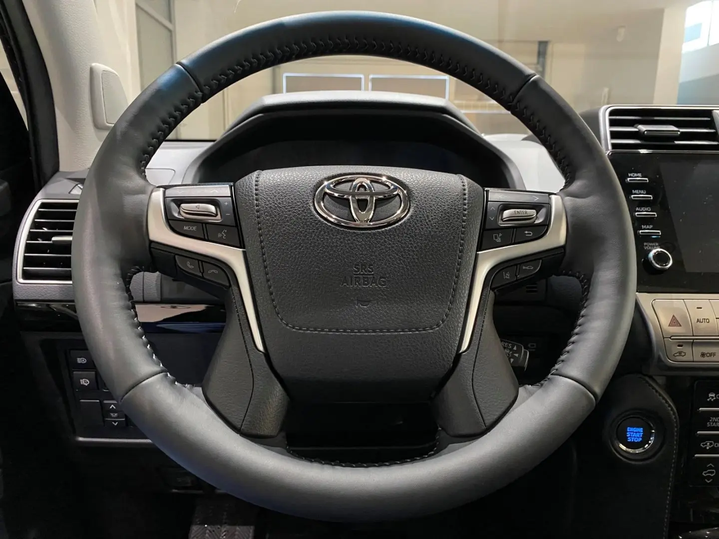 Land Cruiser 2.8 D-4D Autm.TEC-Edition *AHK*LED*