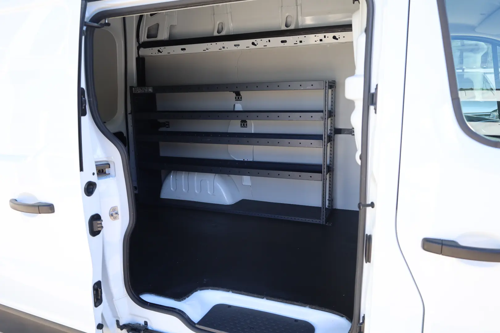 Renault Trafic L1H2 2.0D 145CP