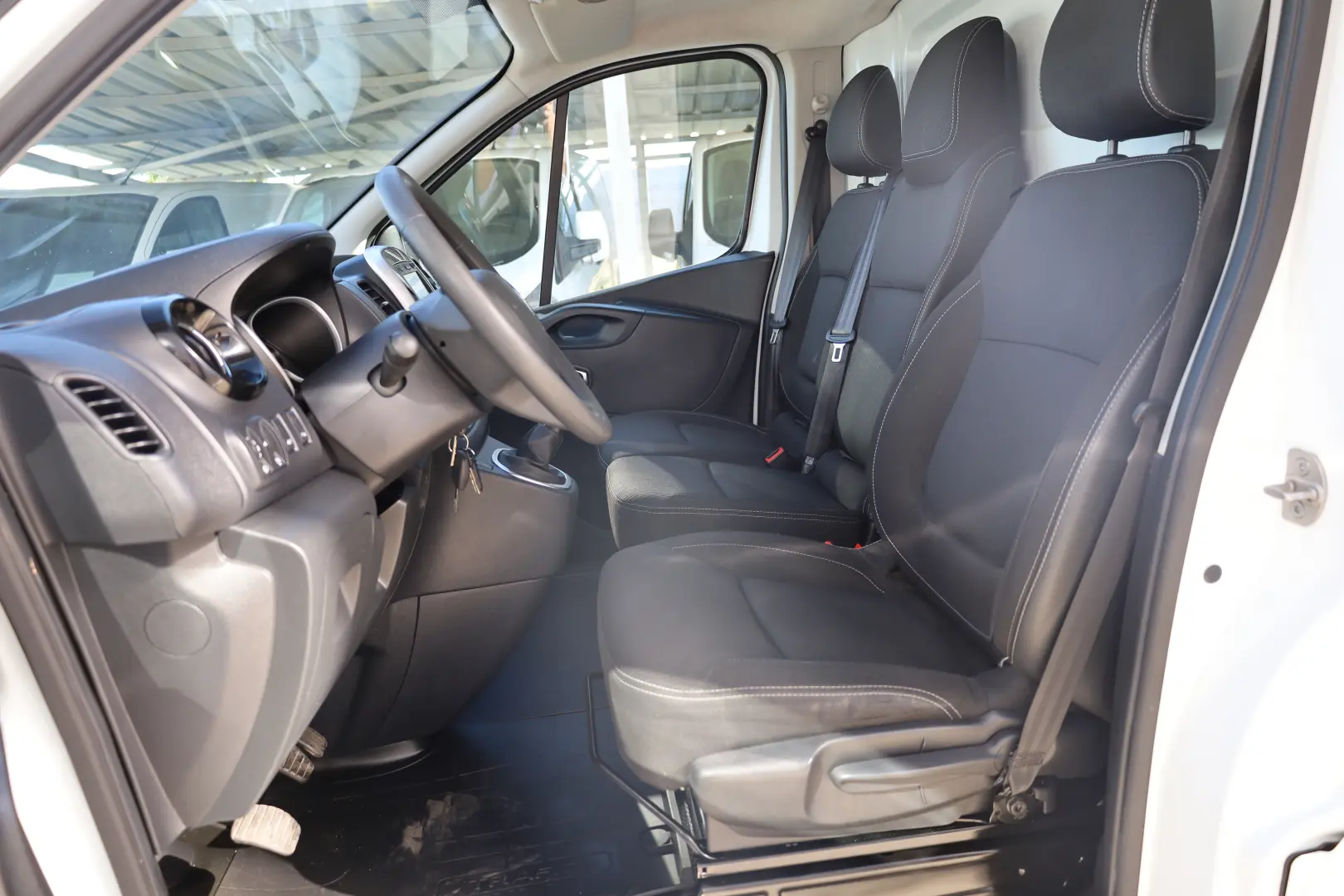 Renault Trafic L1H2 2.0D 145CP