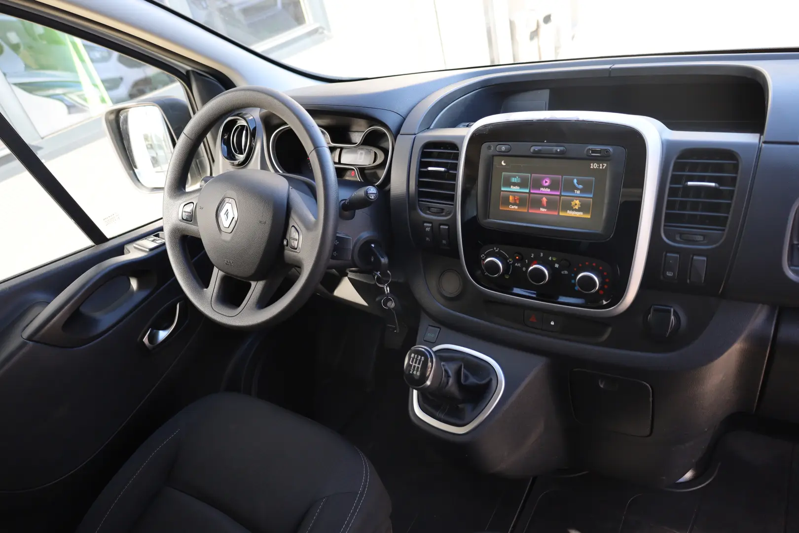 Renault Trafic L1H2 2.0D 145CP