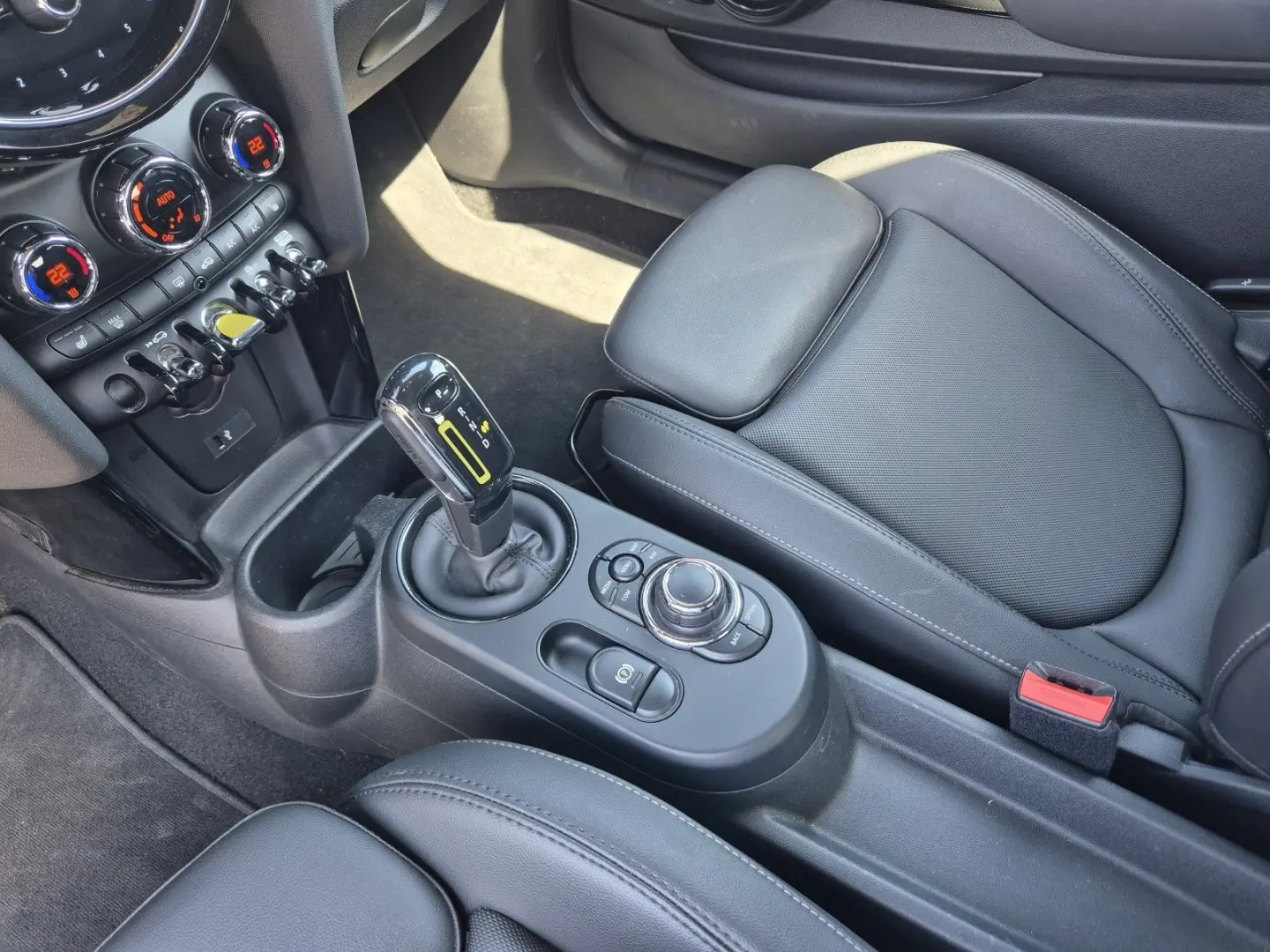 Cooper SE Hatch