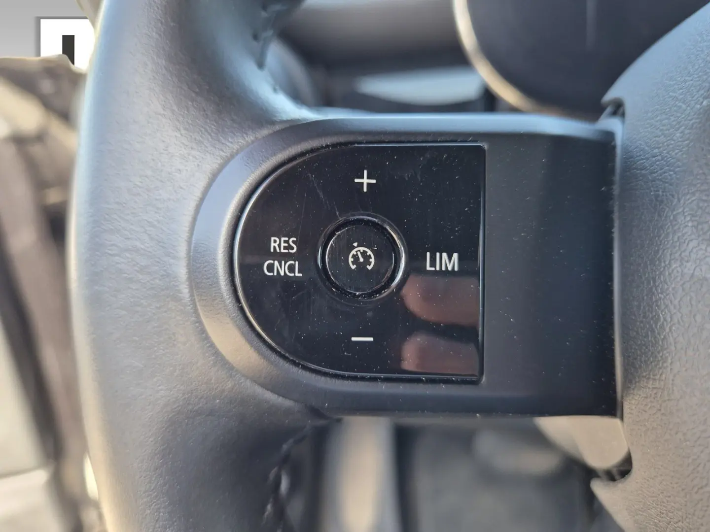 Cooper SE Hatch