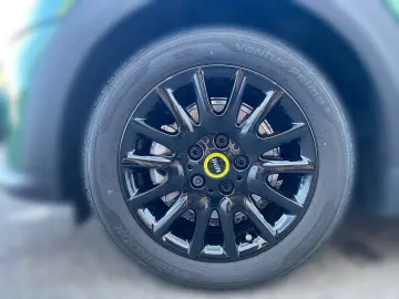 Cooper SE