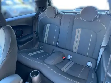 Cooper SE