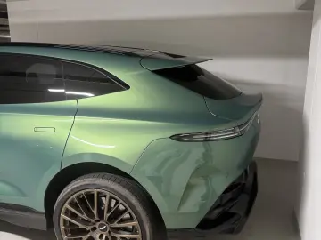 Aston Martin DBX
