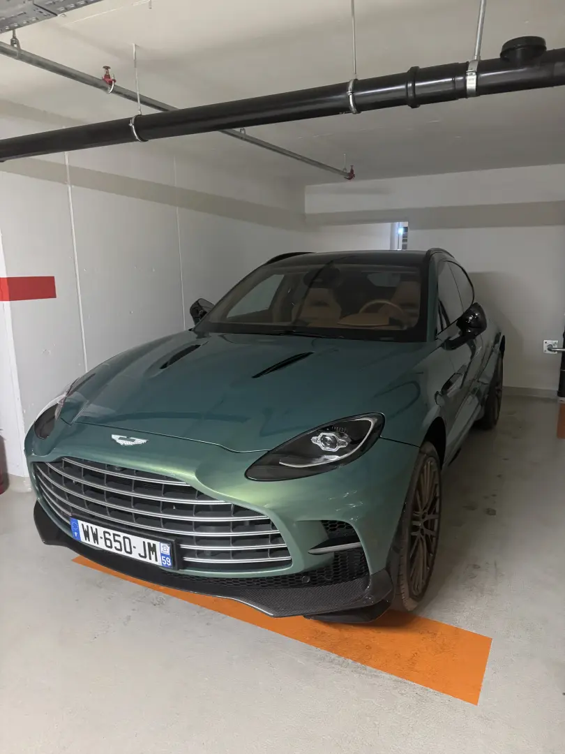 Aston Martin DBX