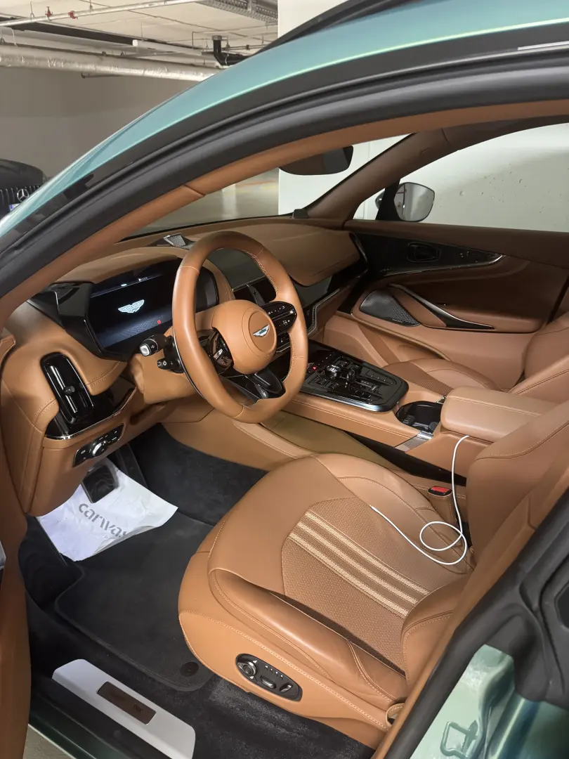 Aston Martin DBX