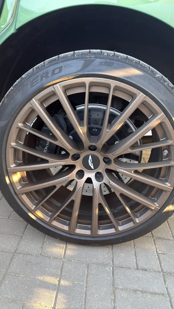 Aston Martin DBX