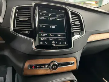 XC90 T8 AWD Recharge 7S Inscription-Edition Glas