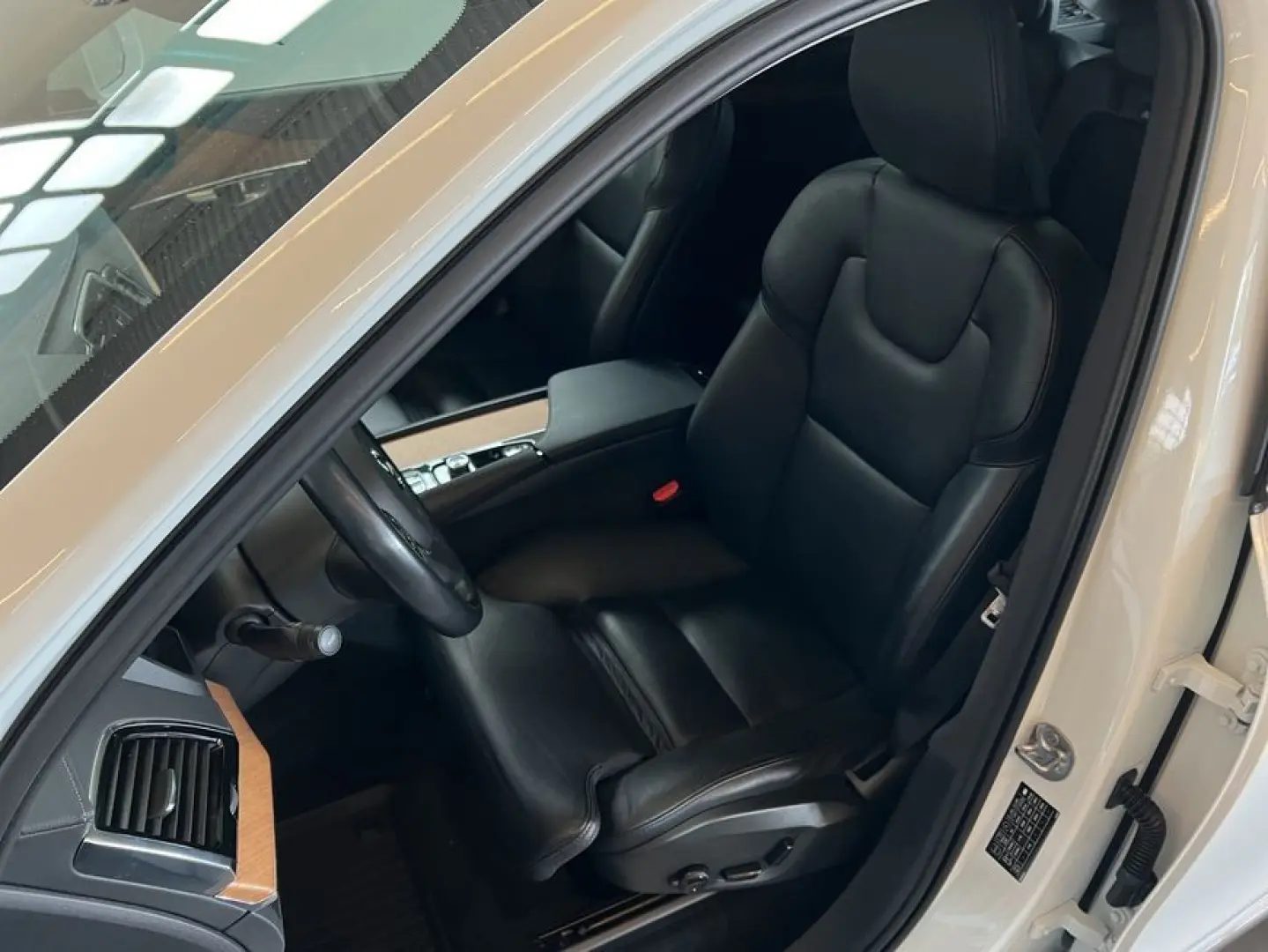 XC90 T8 AWD Recharge 7S Inscription-Edition Glas